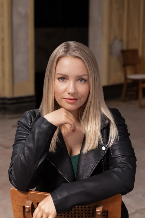 Jeneva Rose