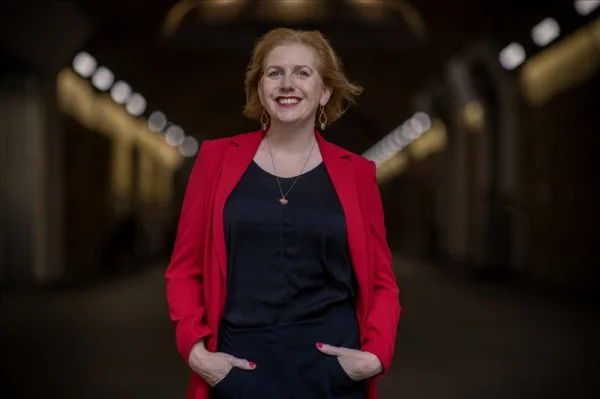 Clare Mackintosh